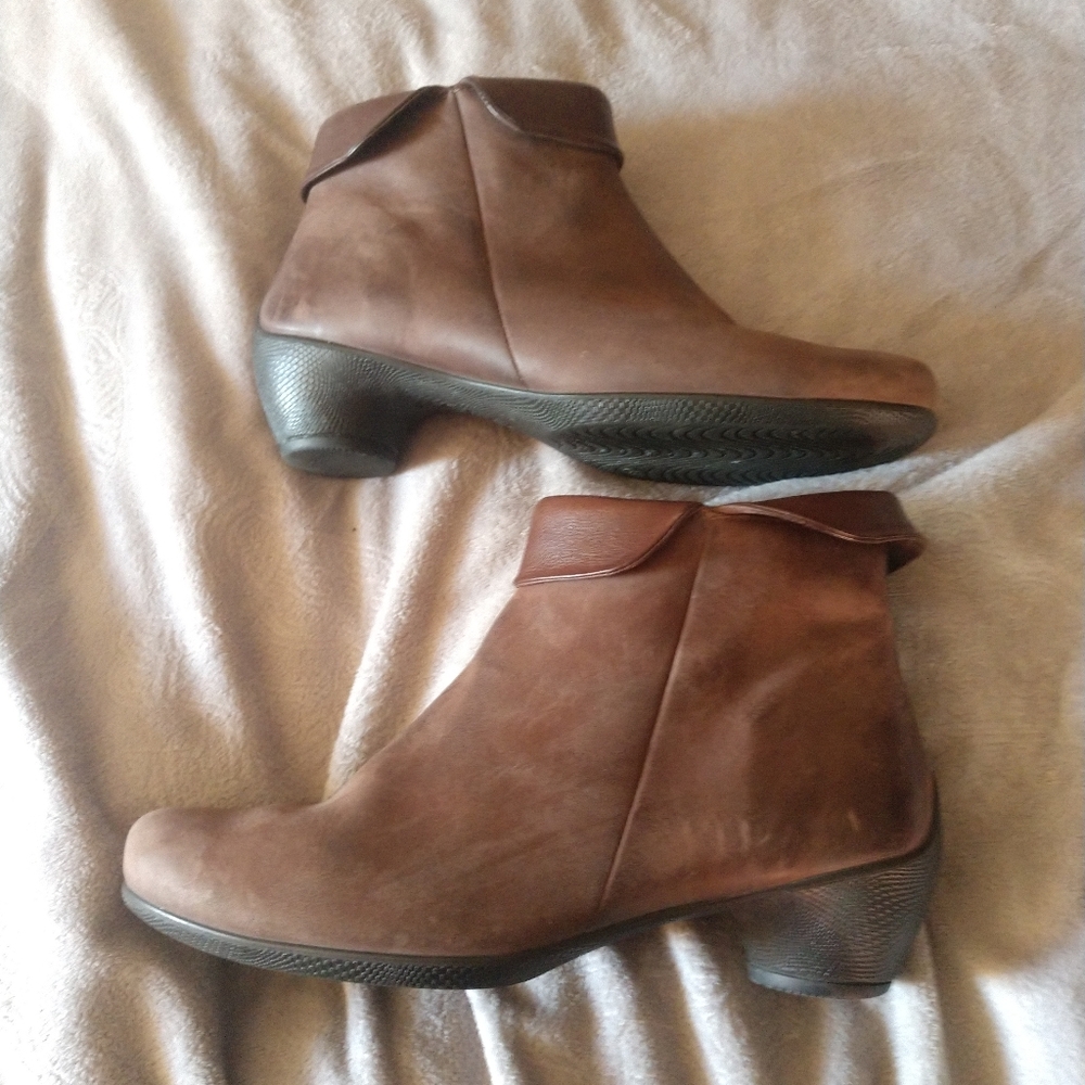 Ecco boots. - Picture 4 of 12